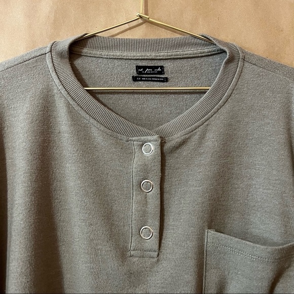 UO | Out From Under Jimmy Oversized Thermal Top Fleece Snap Button Henley Size M - Picture 4 of 10
